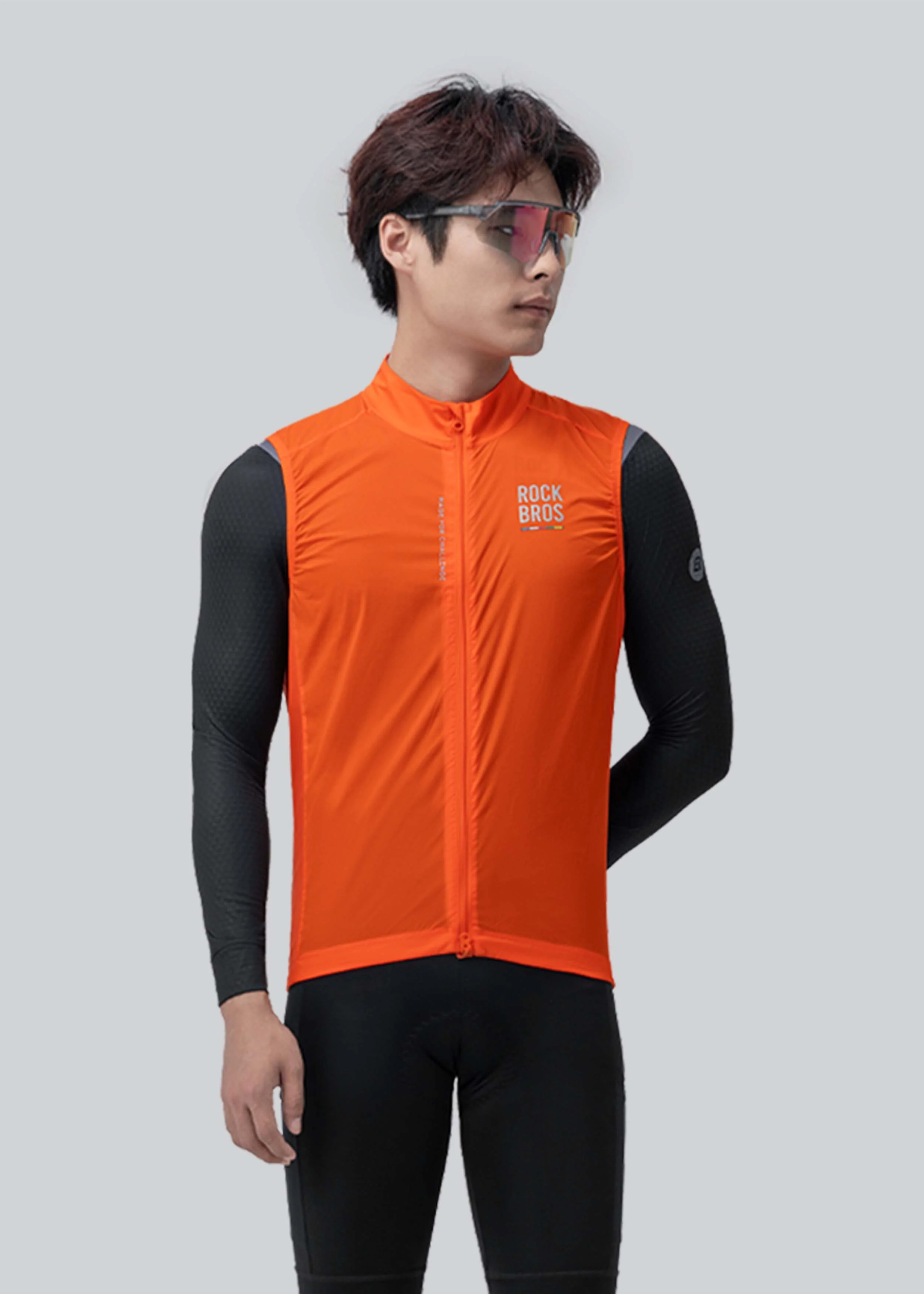Road to Sky Men's Ultra Lighweight Gilet - Image 12