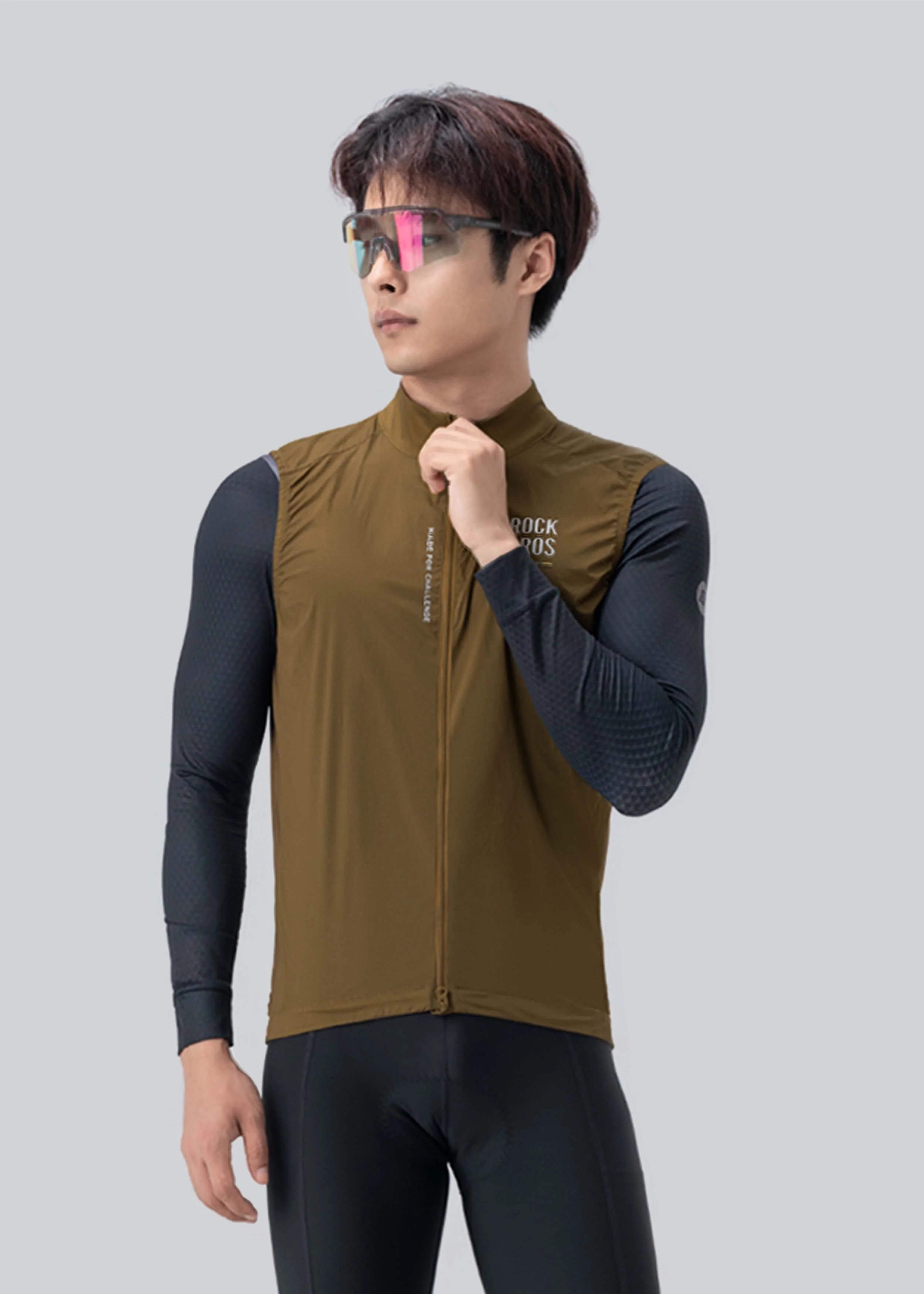 Road to Sky Men's Ultra Lighweight Gilet - Image 8